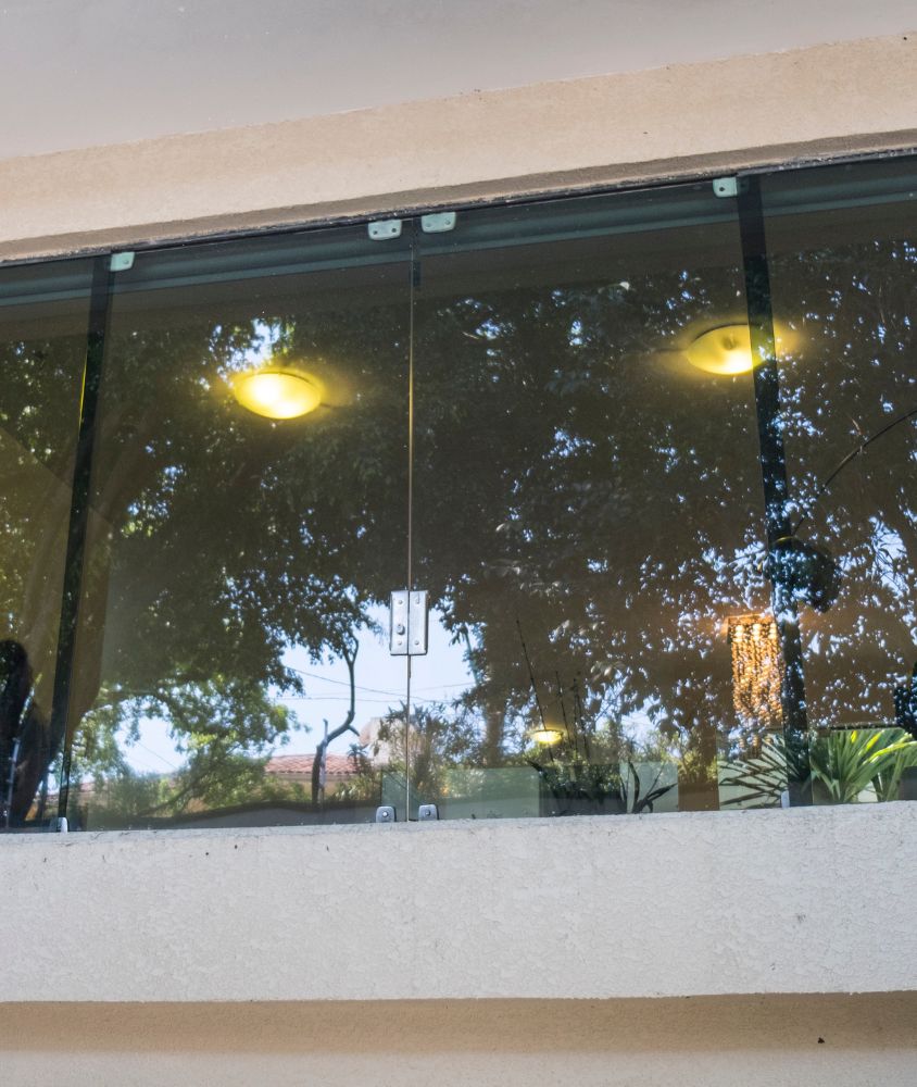 janela de vidro em Montes Claros